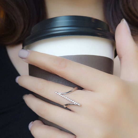 Elegant 925 Silver White Sapphire Ring New - Picture 4 of 5